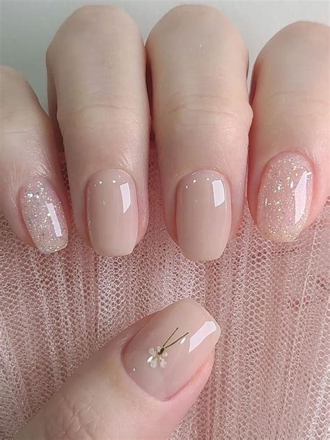 short nude nails|31 Must